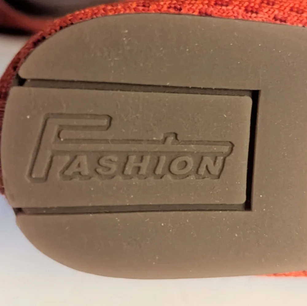 👠NWOT!!  Women's Red Breathable, Comfortable Slip-on Flats - Picture 7 of 8